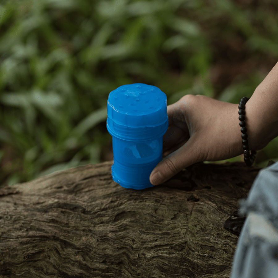 PLASTIC GRINDER WITH STORAGE