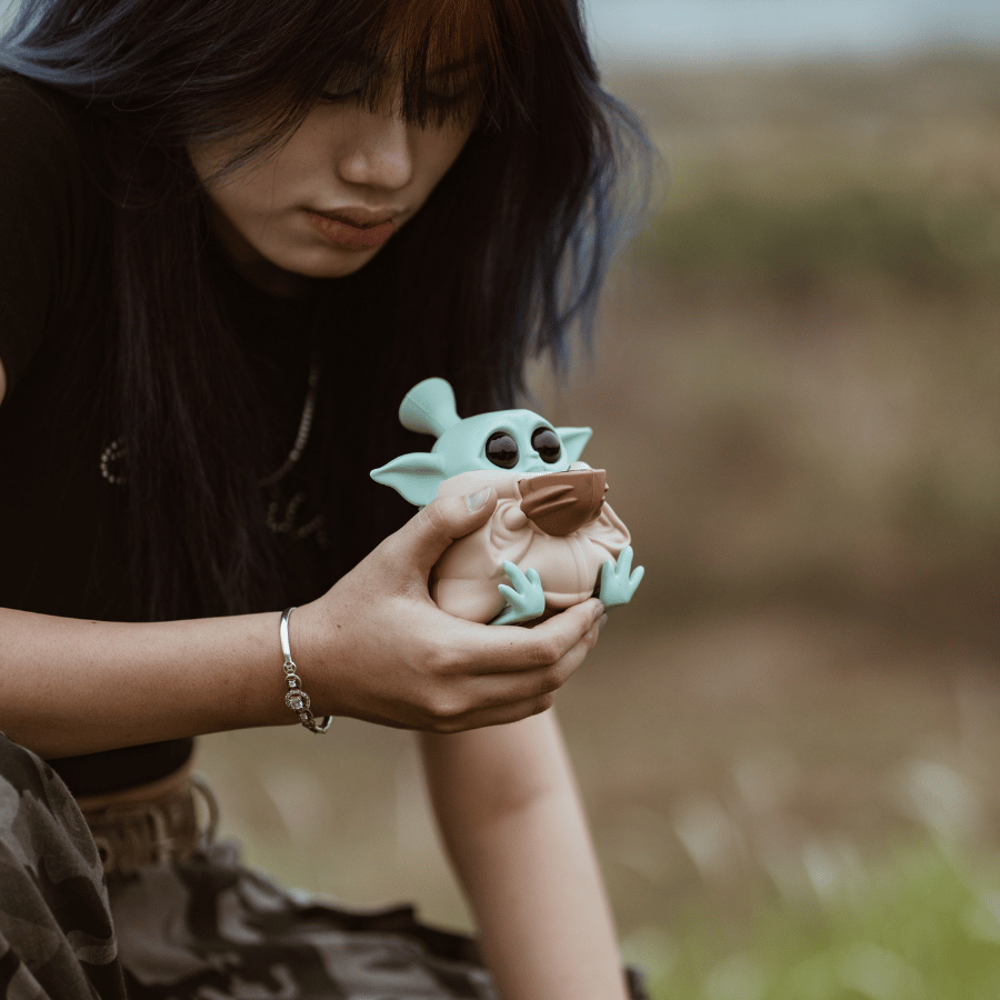 YODA BABY SILICONE BONG – SMOOTH FINISH TX79