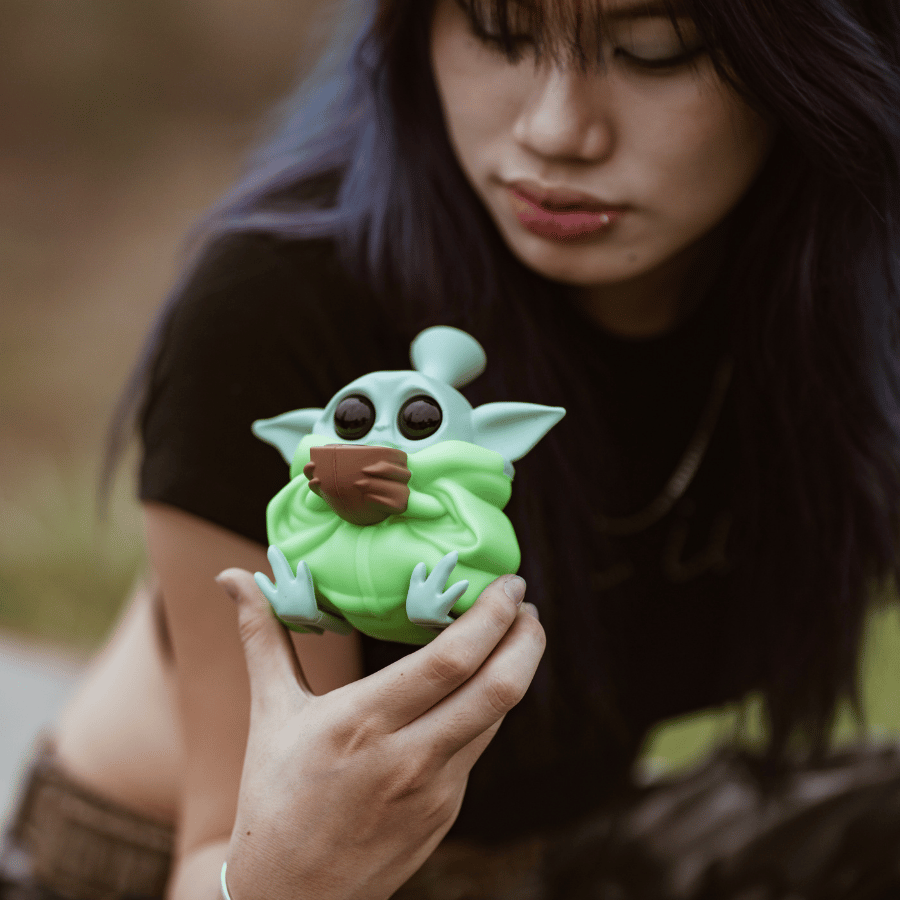 YODA BABY SILICONE BONG – SMOOTH FINISH TX79