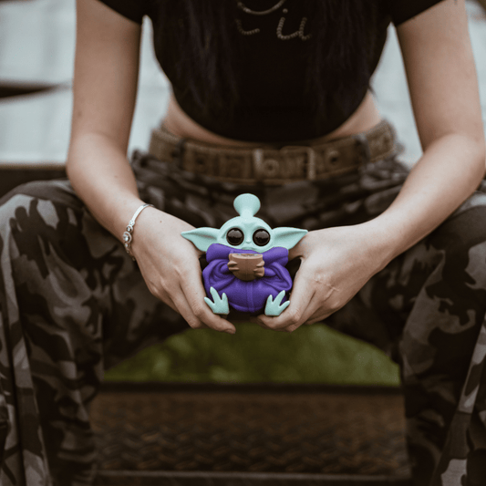 YODA BABY SILICONE BONG – SMOOTH FINISH TX79
